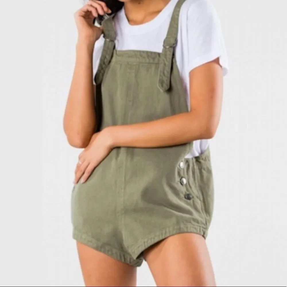 Rusty Shortalls Short Overalls Romper Green Camo and Floral Print size XS